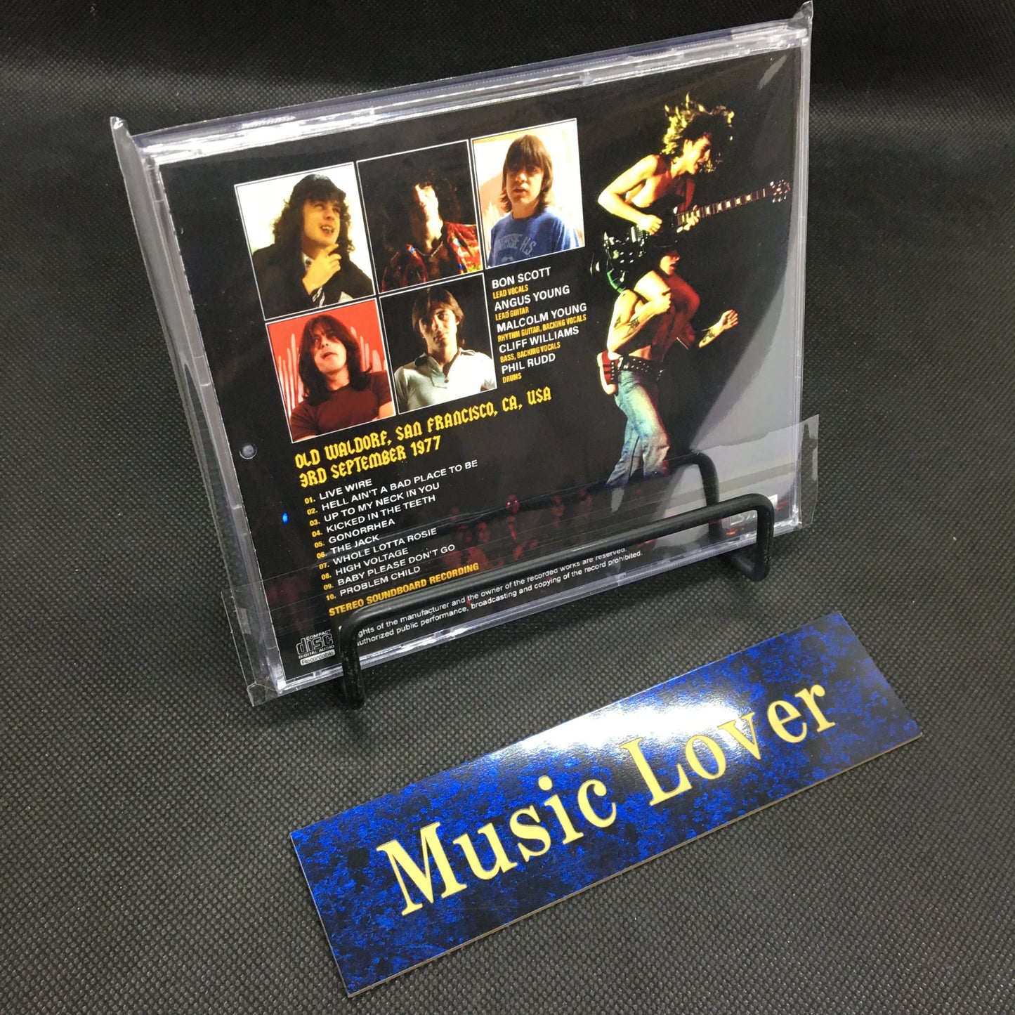 AC/DC / OLD WALDORF 1977 STEREO SOUNDBOARD RECORDING (1CDR)