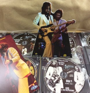 ERIC CLAPTON / EDICIÓN FOTOGRÁFICA DEL CONCIERTO ARCOÍRIS DE ERIC CLAPTON (CAJA DE 8 CD)