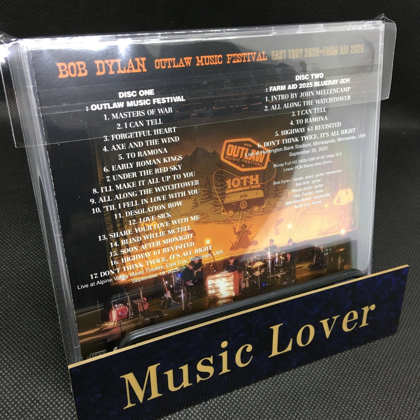 BOB DYLAN / FESTIVAL DE MÚSICA OUTLAW EAST TROY 2025 + FARM AID 2025 HD Pro-shot (1 CDR + 1 BDR)