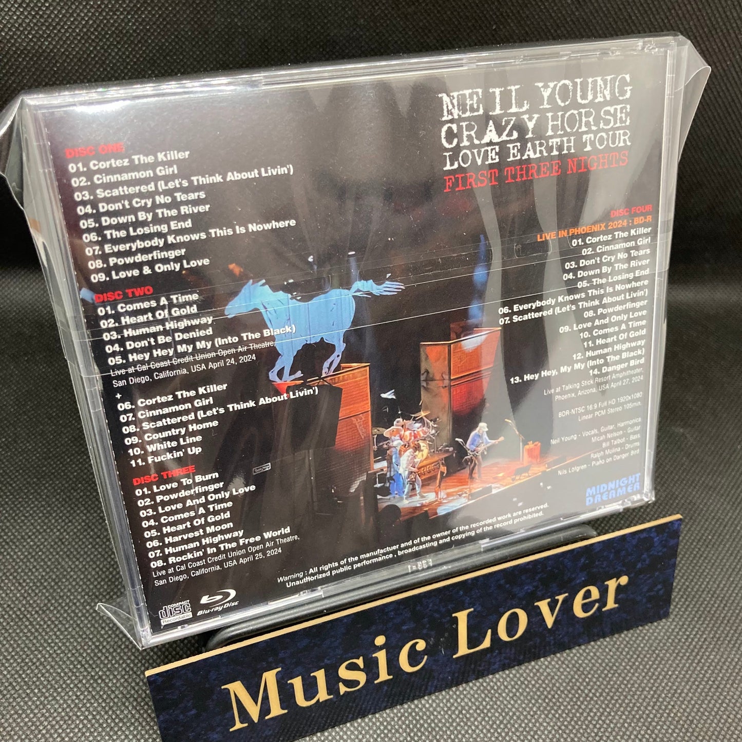 NEIL YOUNG &amp; CRAZY HORSE / LOVE EARTH TOUR 2024 PRIMERAS TRES NOCHES (3 HABITACIONES + 1 BAÑO)