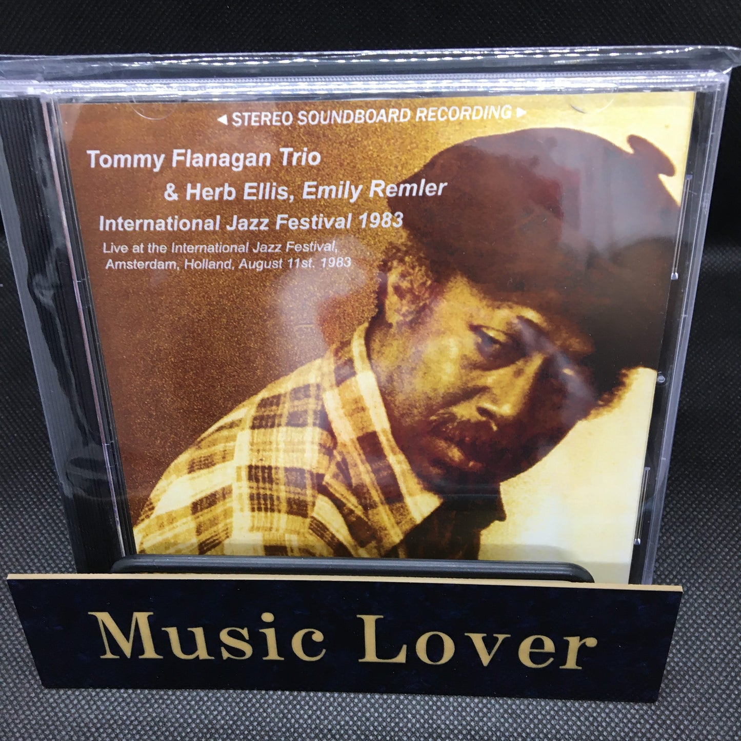 Tommy Flanagan Trio y Herb Ellis, Emily Remler / Festival Internacional de Jazz 1983 CAJA DE SONIDO ESTÉREO (1 CD)