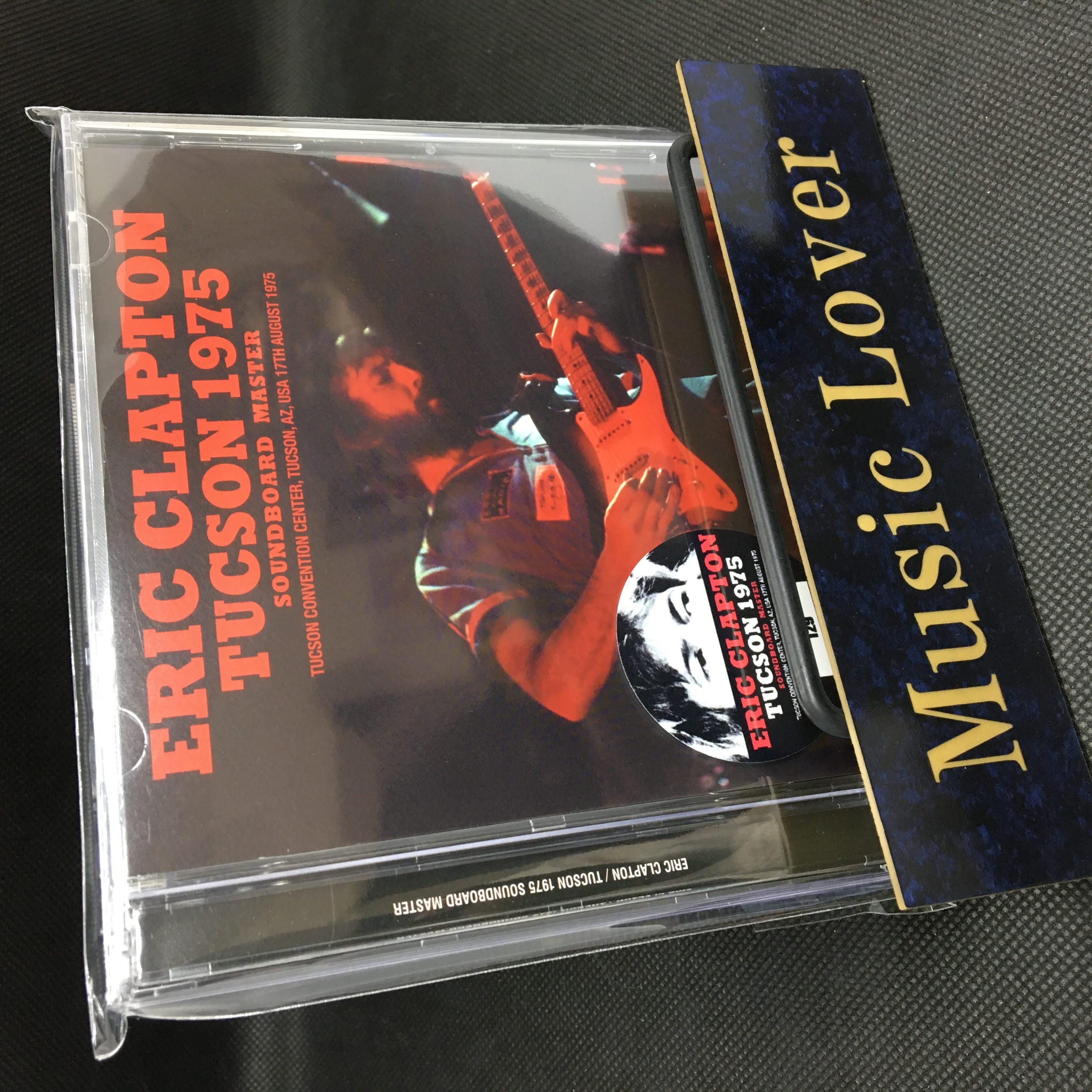 ERIC CLAPTON – WORLD MUSIC LOVER
