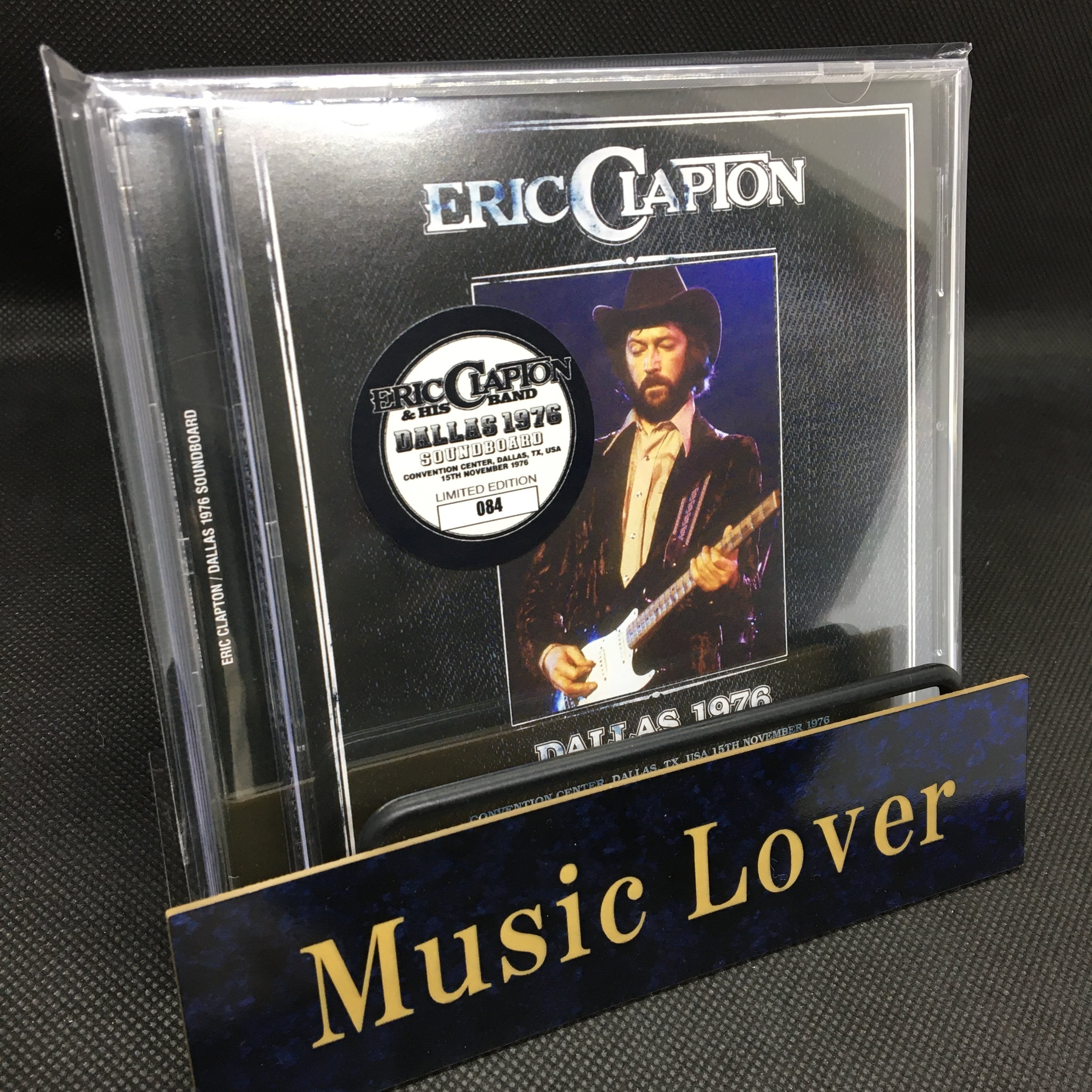 ERIC CLAPTON – WORLD MUSIC LOVER