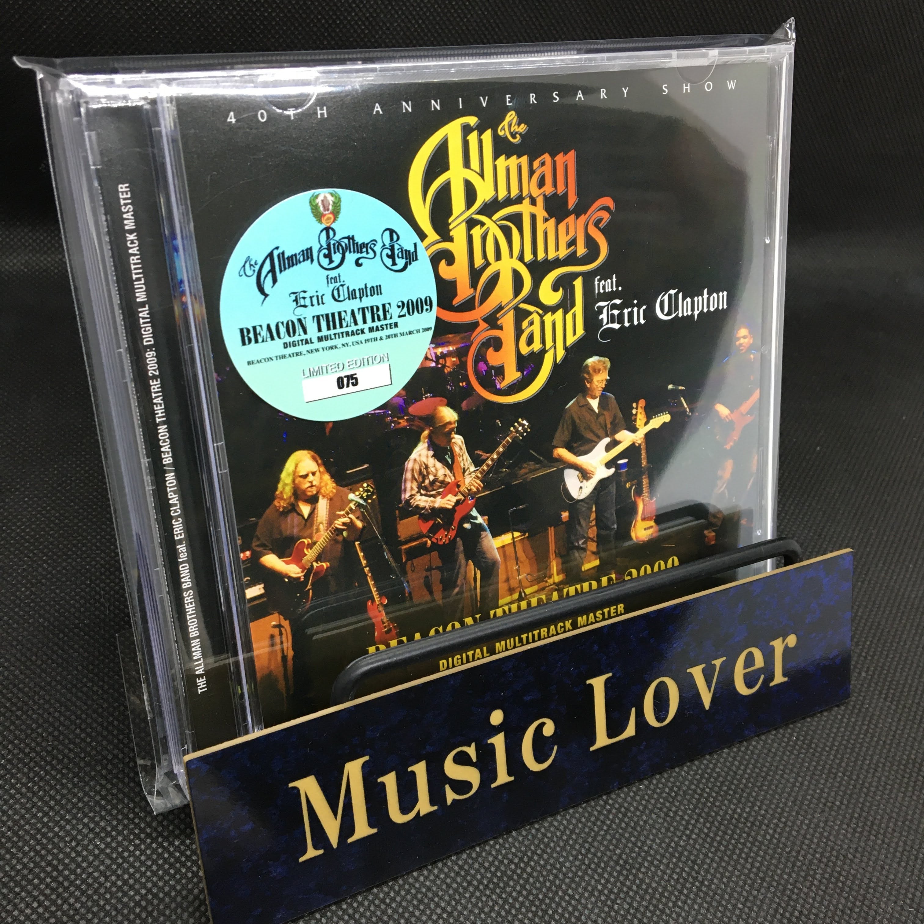 ERIC CLAPTON – WORLD MUSIC LOVER
