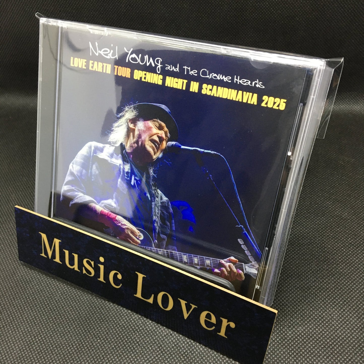 NEIL YOUNG and THE CHROME HEARTS / LOVE EARTH WORLD TOUR OPENING NIGHT IN SCANDINAVIA 2025 (2CDR)