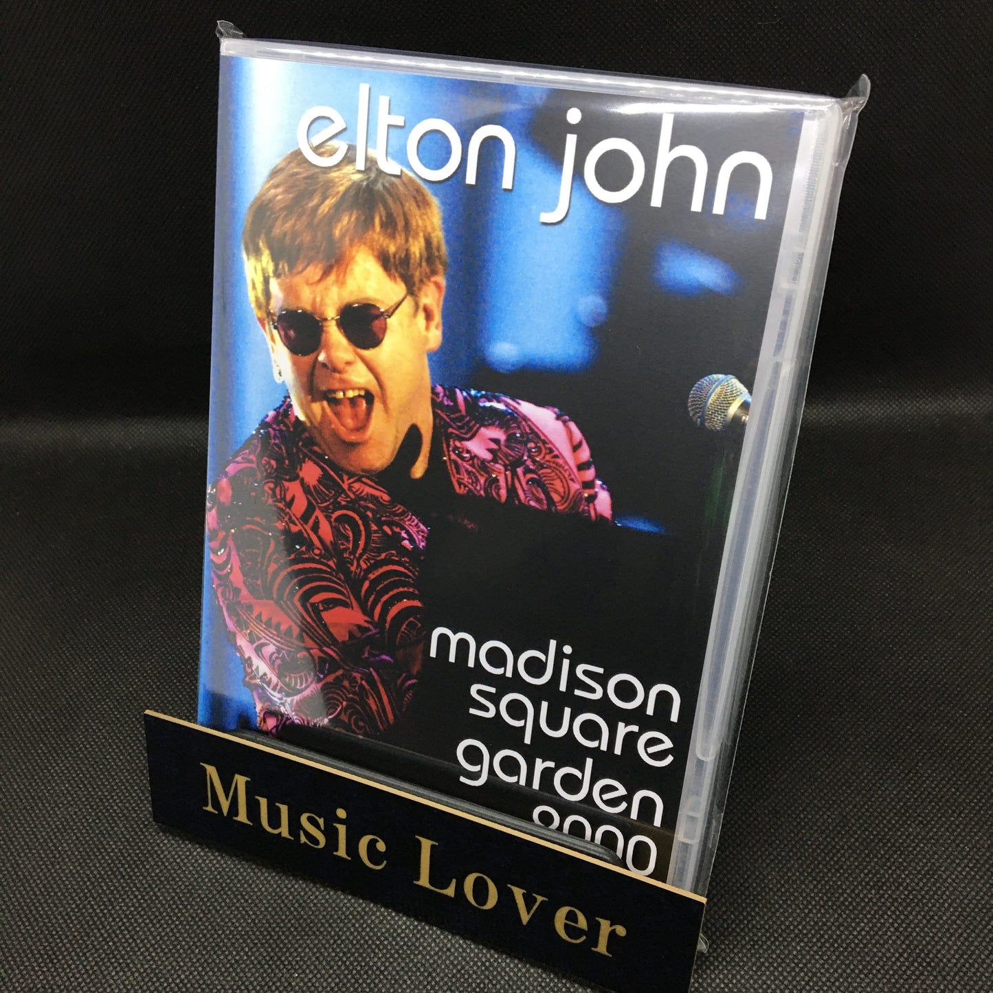 ELTON JOHN / MADISON SQUARE GARDEN 2000 PRO SHOT (2DVDR)