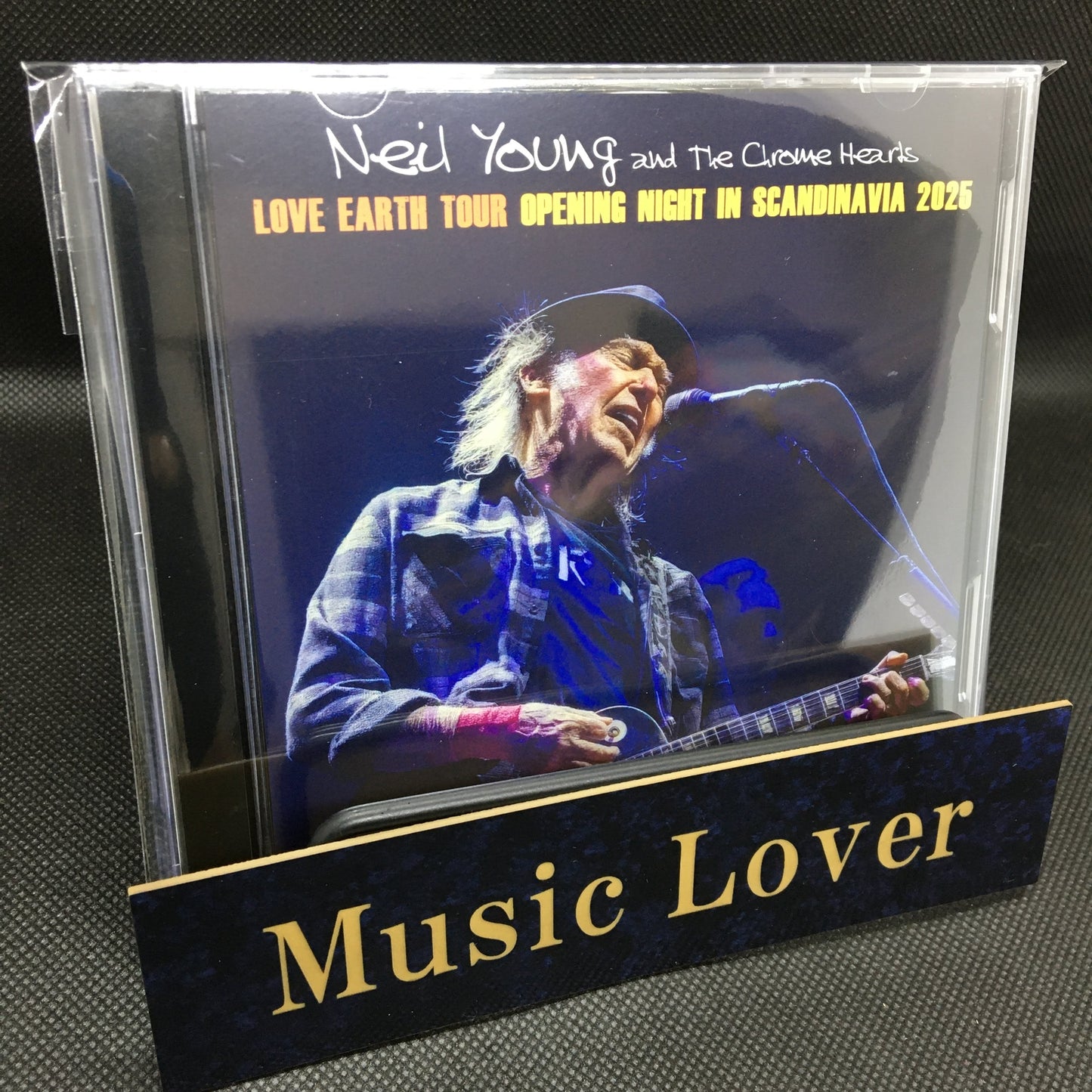 NEIL YOUNG and THE CHROME HEARTS / LOVE EARTH WORLD TOUR OPENING NIGHT IN SCANDINAVIA 2025 (2CDR)