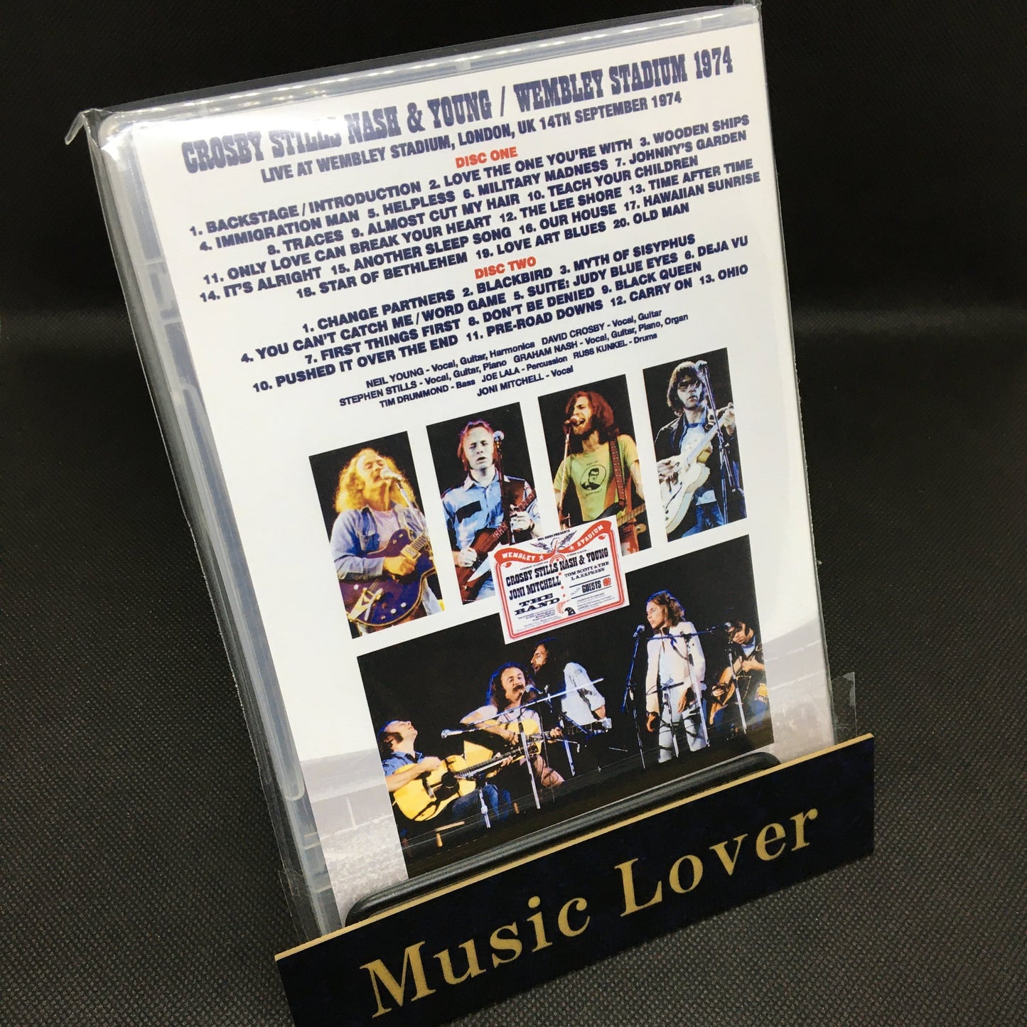 CROSBY STABILISCE NASH &amp; YOUNG / WEMBLEY STADIUM 1974 SCATTO PROFESSIONISTICO COMPLETO (2DVDR)