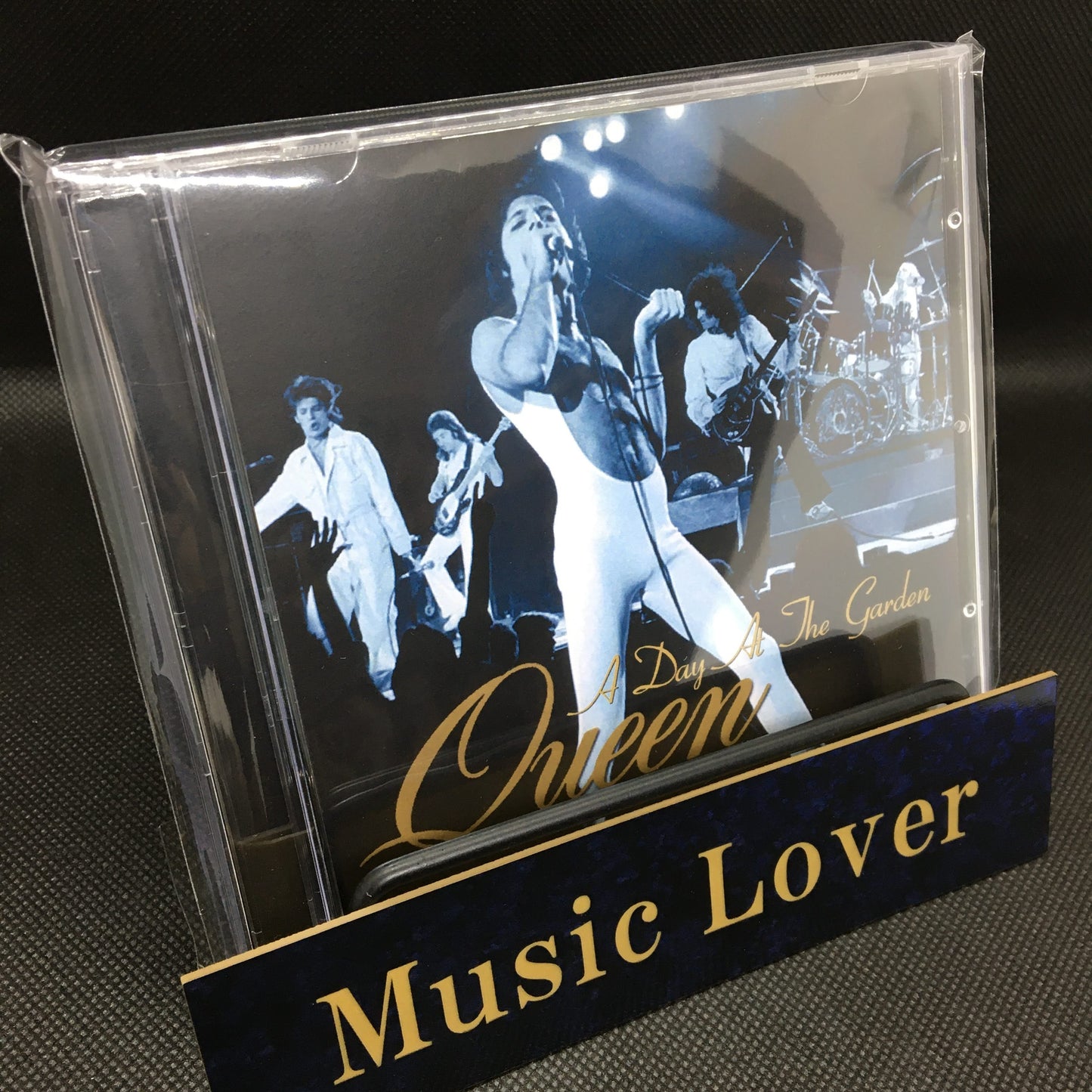 QUEEN / A DAY AT THE GARDEN MSG 1977 (2CDR)