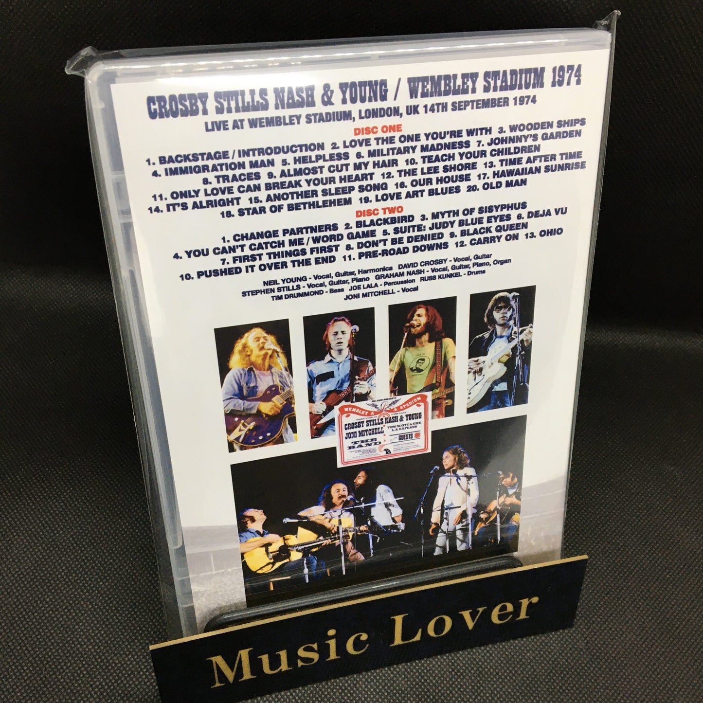 CROSBY STABILISCE NASH &amp; YOUNG / WEMBLEY STADIUM 1974 SCATTO PROFESSIONISTICO COMPLETO (2DVDR)