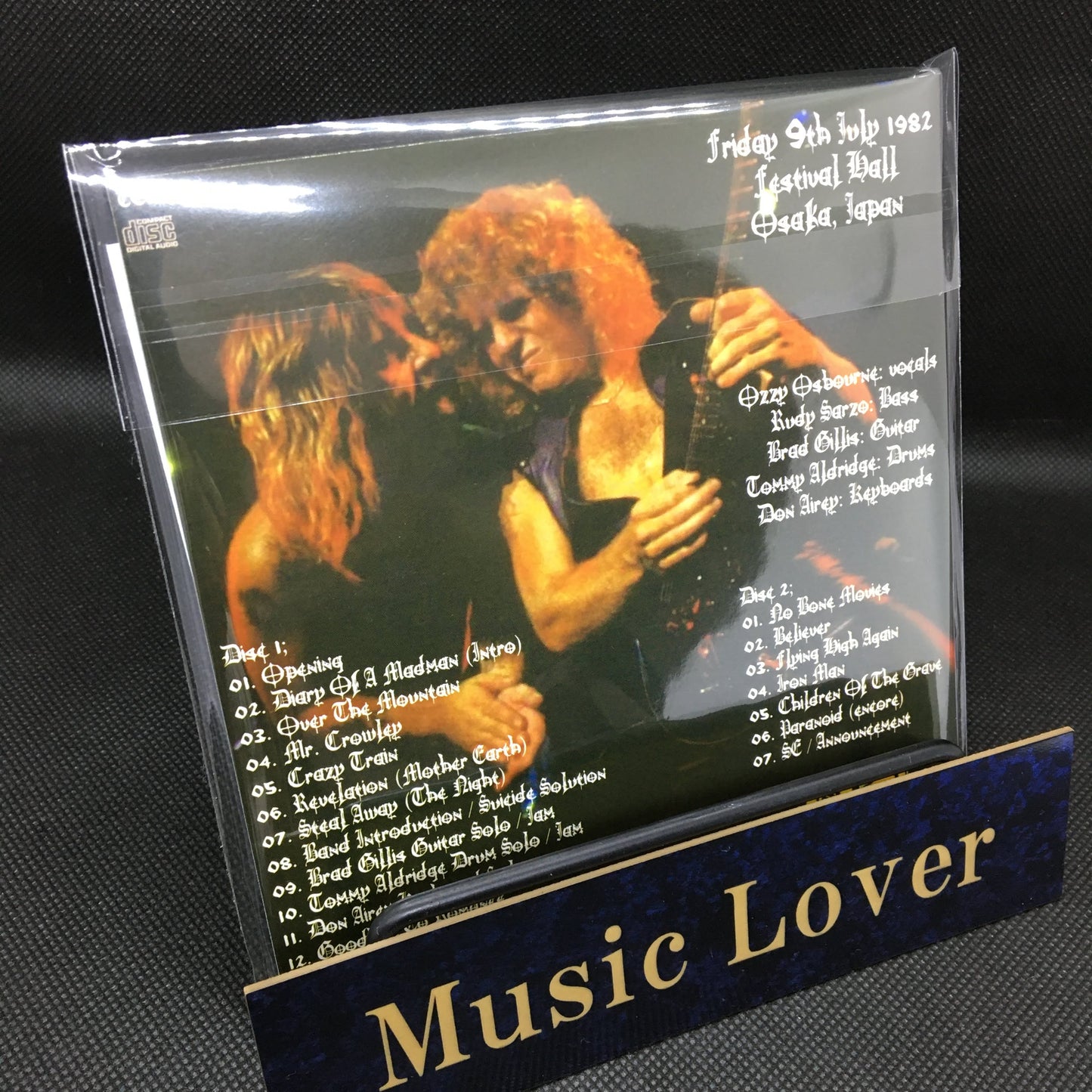 OZZY OSBOURNE / VOLVIÉNDOSE LOCOS - OSAKA EL VIERNES NEGRO 1982 [Mr. Peach] (2 CD)