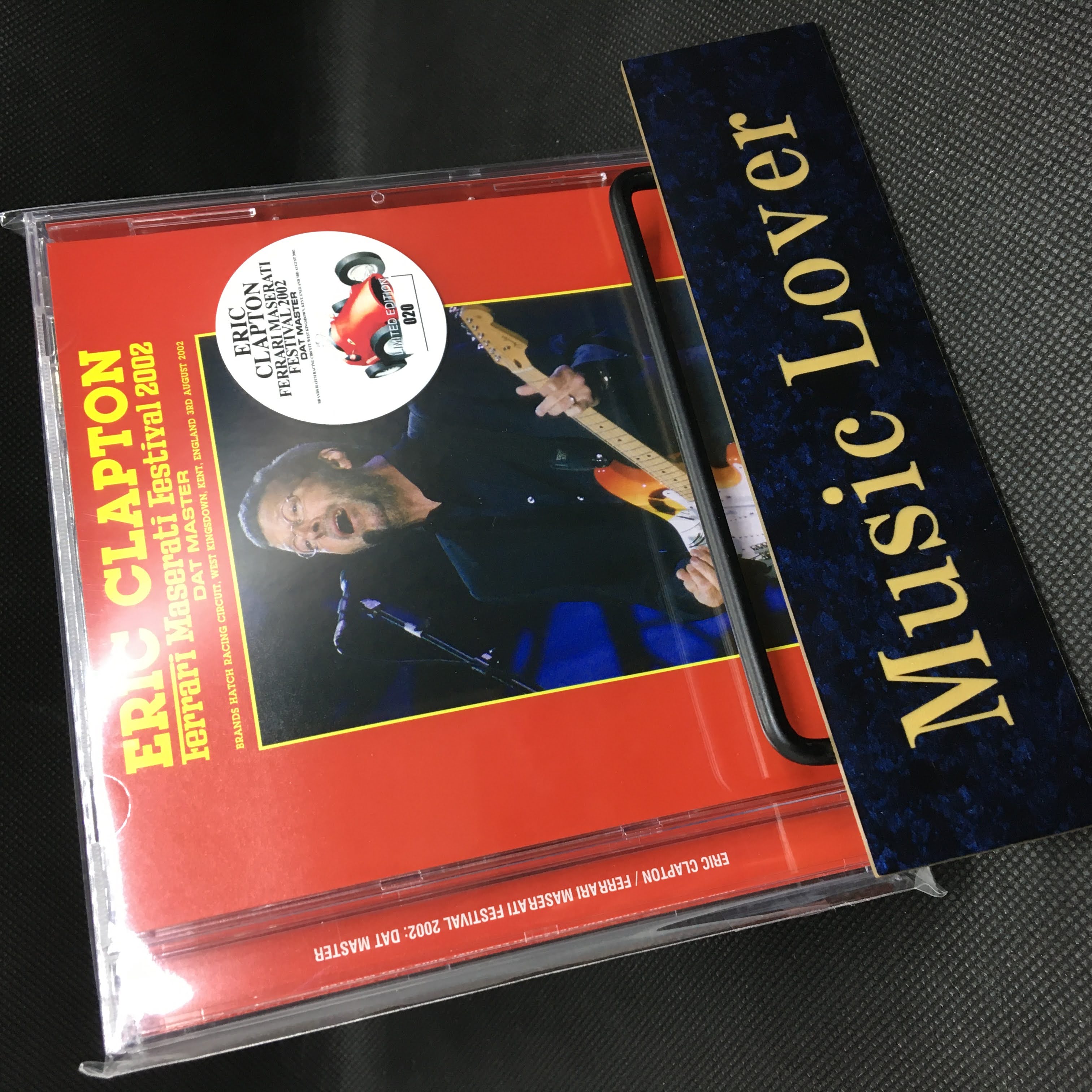 ERIC CLAPTON – WORLD MUSIC LOVER