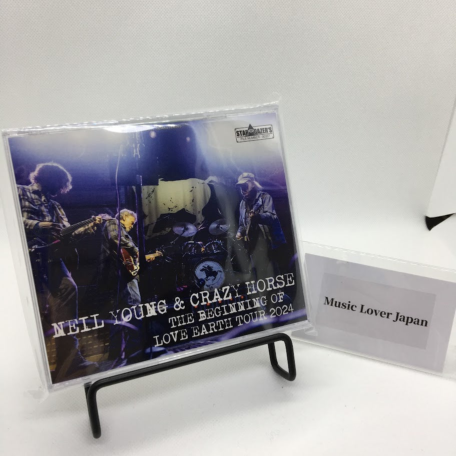 NEIL YOUNG Y CRAZY HORSE / EL COMIENZO DE LOVE EARTH TOUR 2024 (2 CDR + 1 BDR)