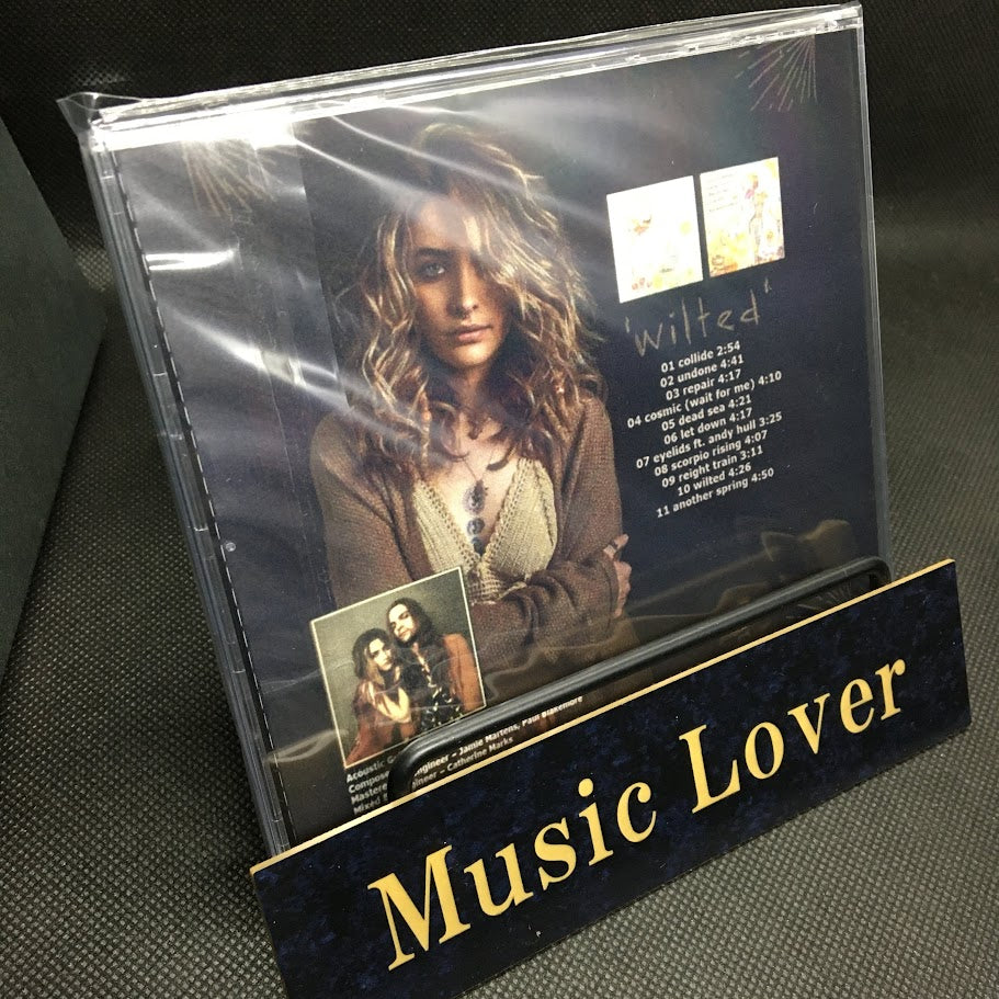 Paris Jackson / wilted (1CDR+1BDR)