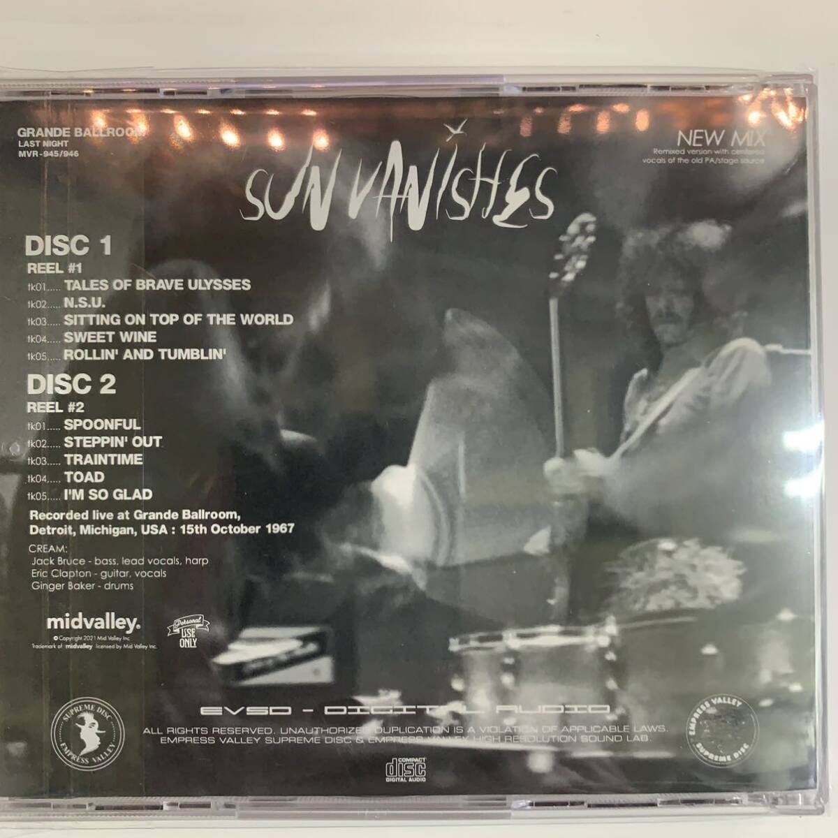 ERIC CLAPTON – WORLD MUSIC LOVER
