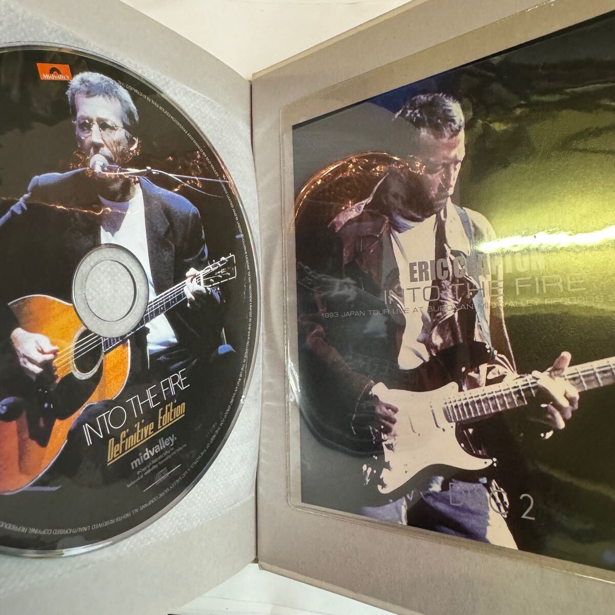 ERIC CLAPTON / INTO THE FIRE DEFINITIVE EDITION Booklet Type Hard Cover (2CD)