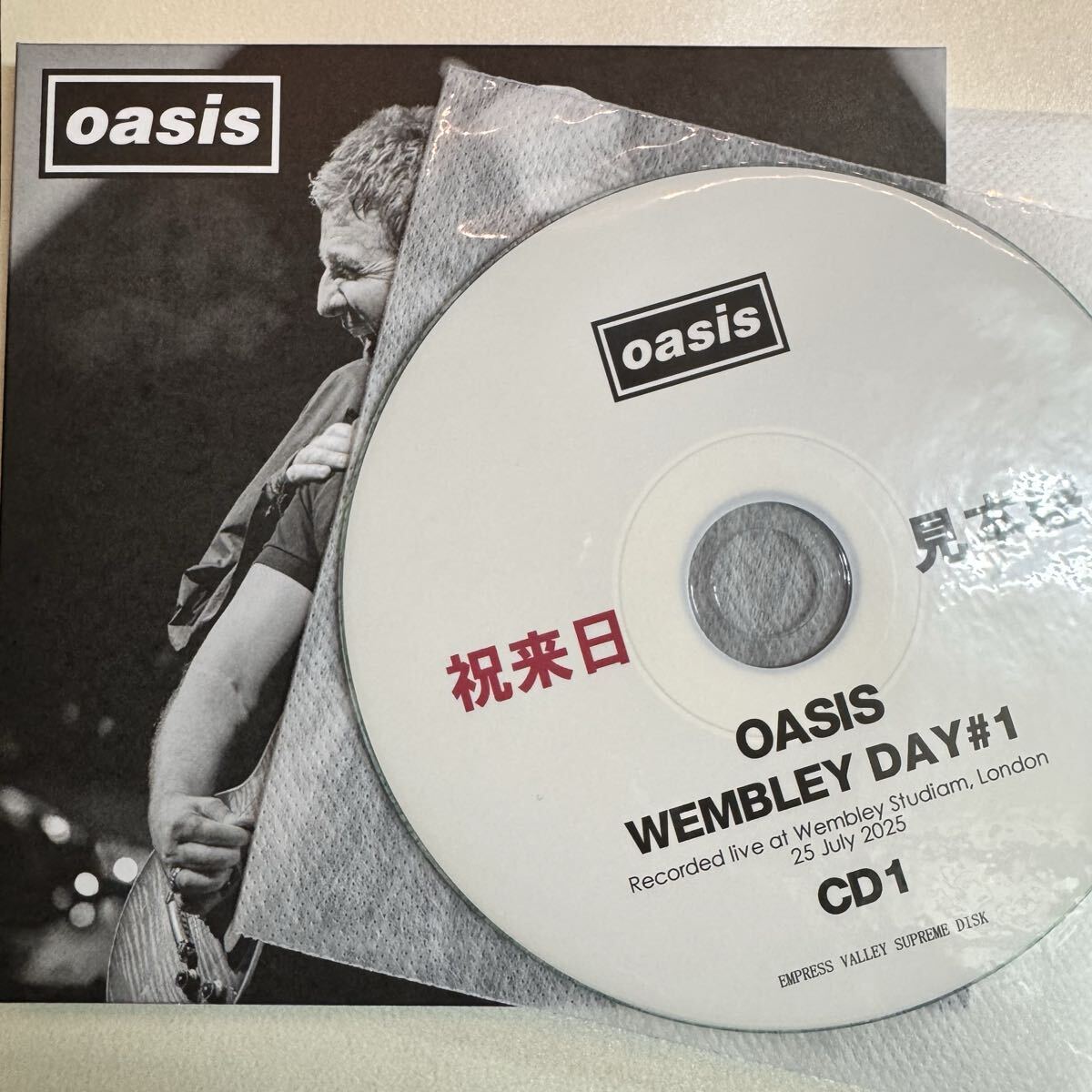 OASIS / WEMBLEY NIGHTS FOREVER with Acrylic Stand (4CD+BONUS BOX)
