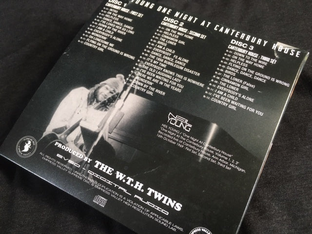 Neil Young / Una noche en Canterbury House (3 CD)